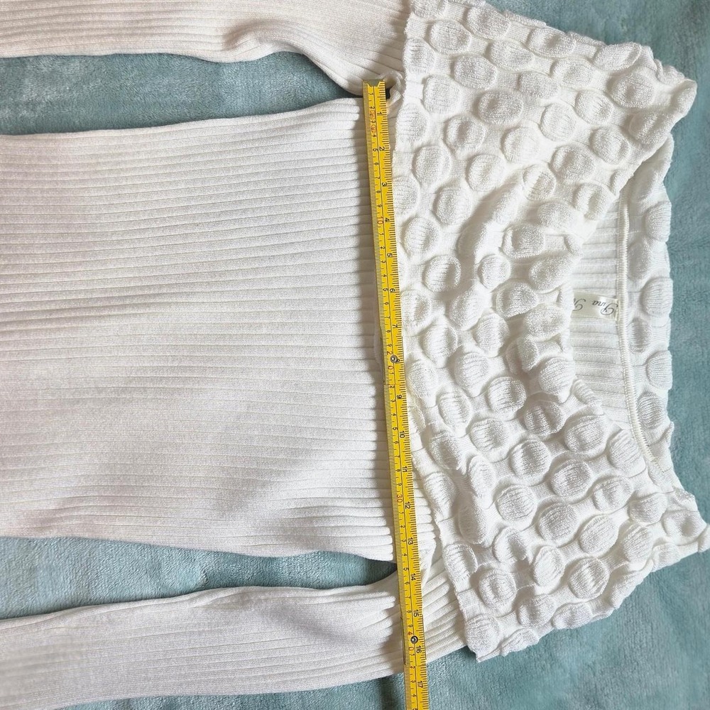 Off while ribbed Off the shoulder. Size xl petite on smaller size - Picture 5 of 7